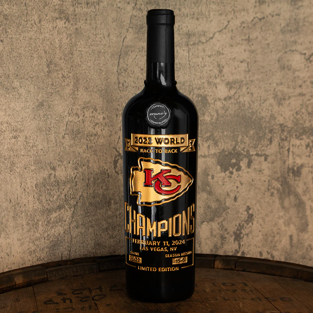 Chiefs 2023 Champions Etched Wine Bottle - Image 2