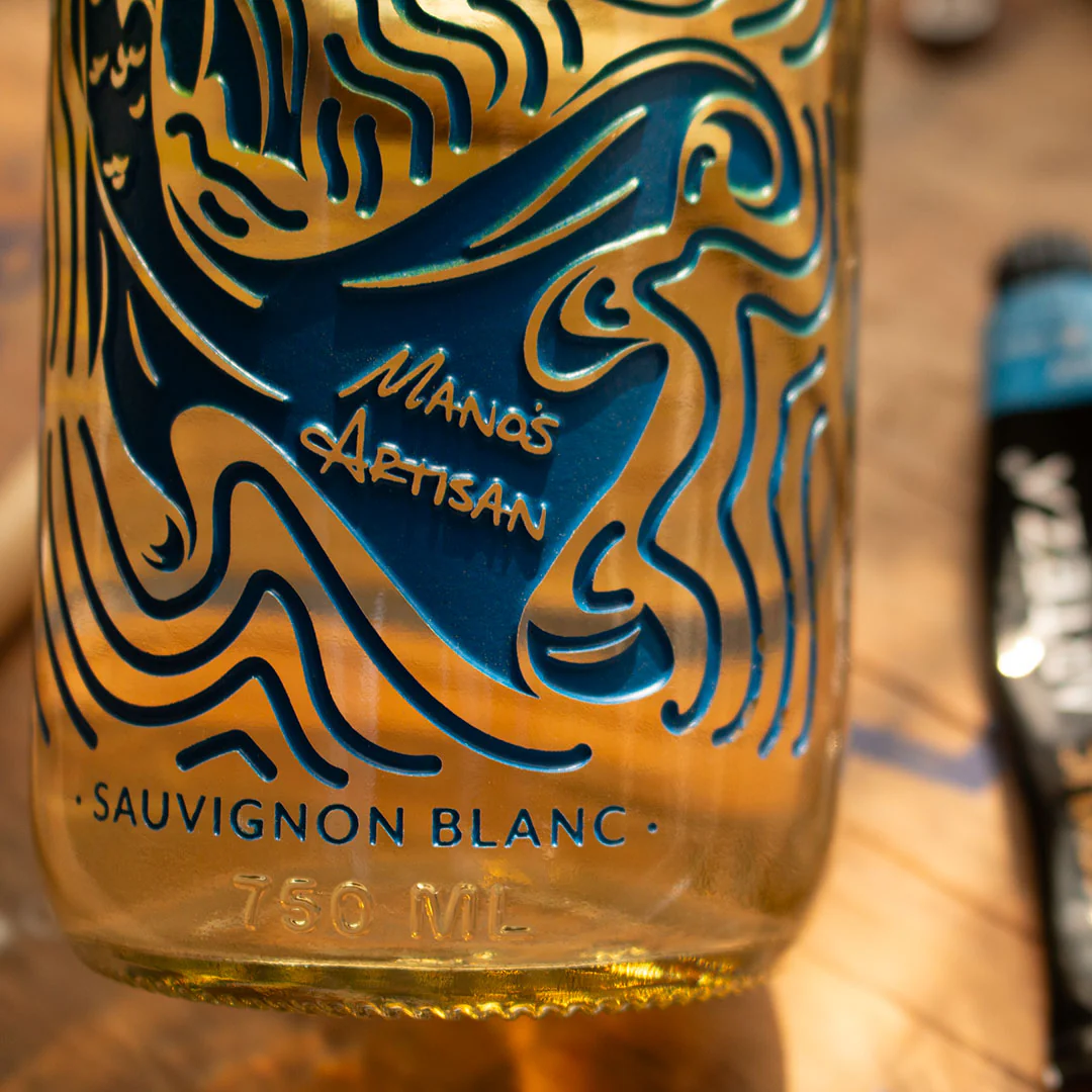 Mano's Artisan Koi Fish Sauvignon Blanc - Image 3