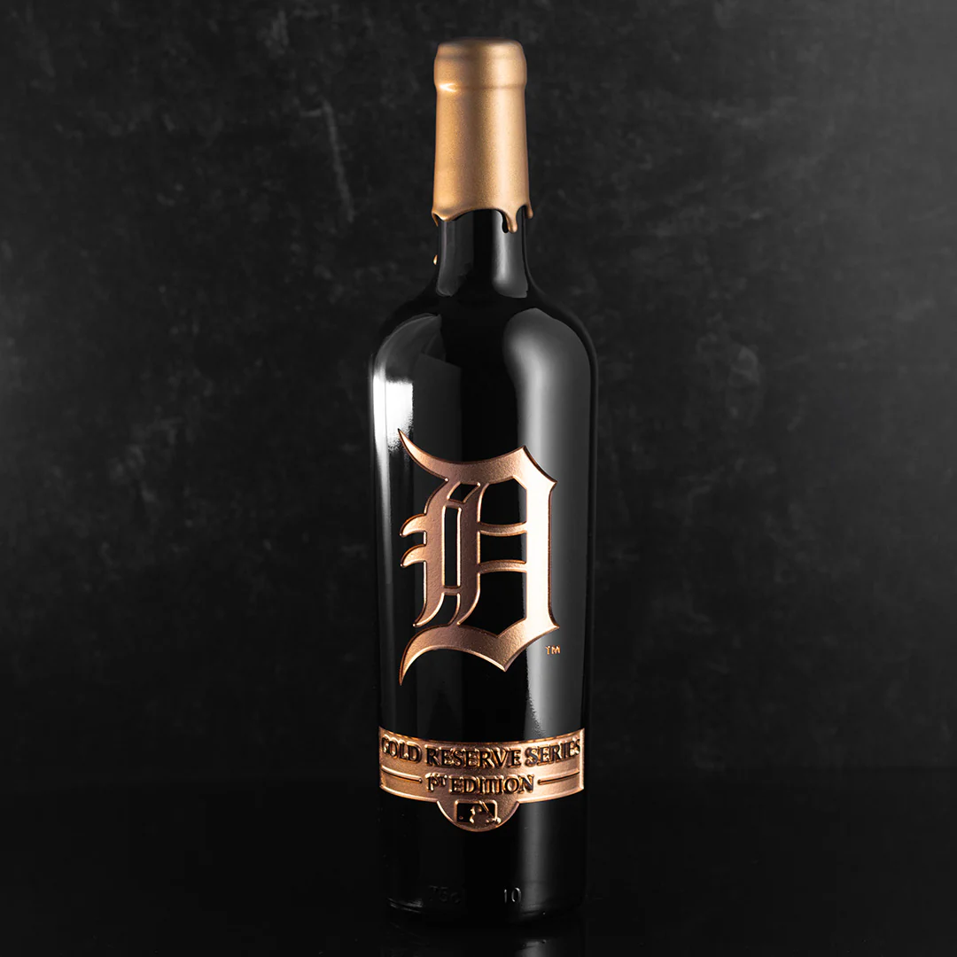 Detroit Tigers Gold Reserve Etched Wine Bottle - Image 4