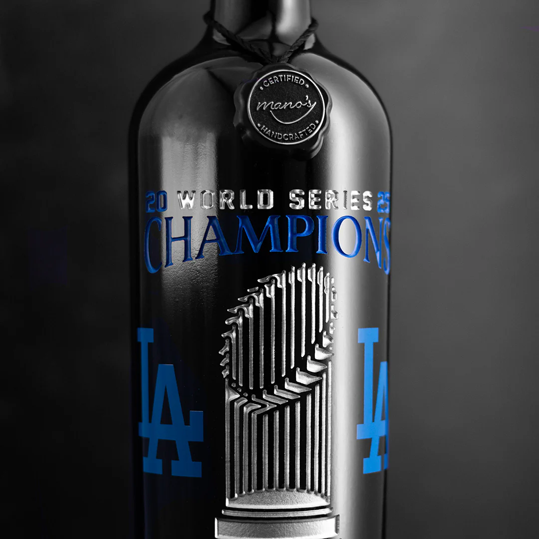 Los Angeles Dodgers 2025 World Series Champions Trophy Etched Wine - Image 3