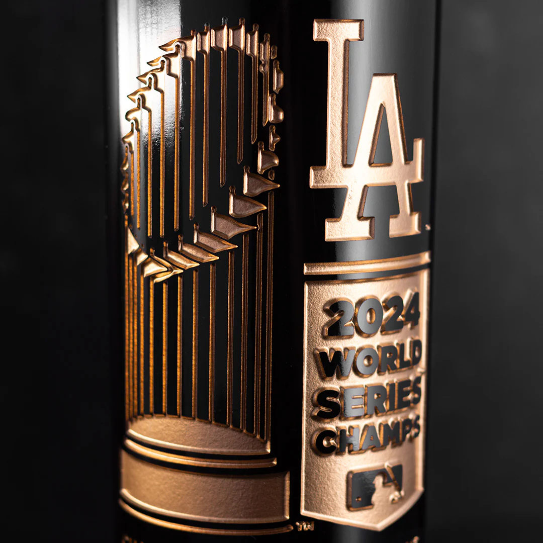 Los Angeles Dodgers 2024 Gold Reserve Etched Wine Bottle - Image 2
