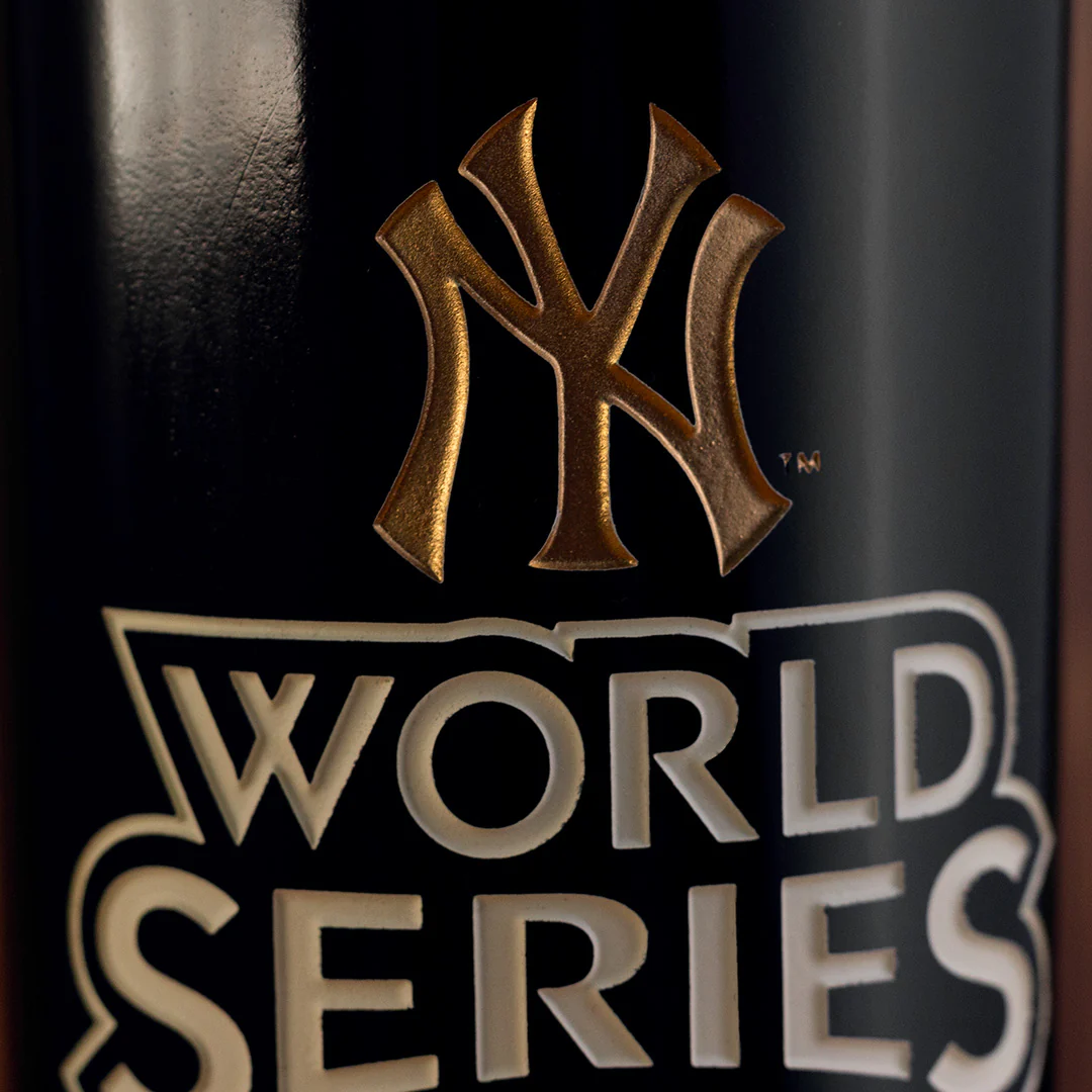 New York Yankees 2009 World Series Vault Etched Wine - Image 3