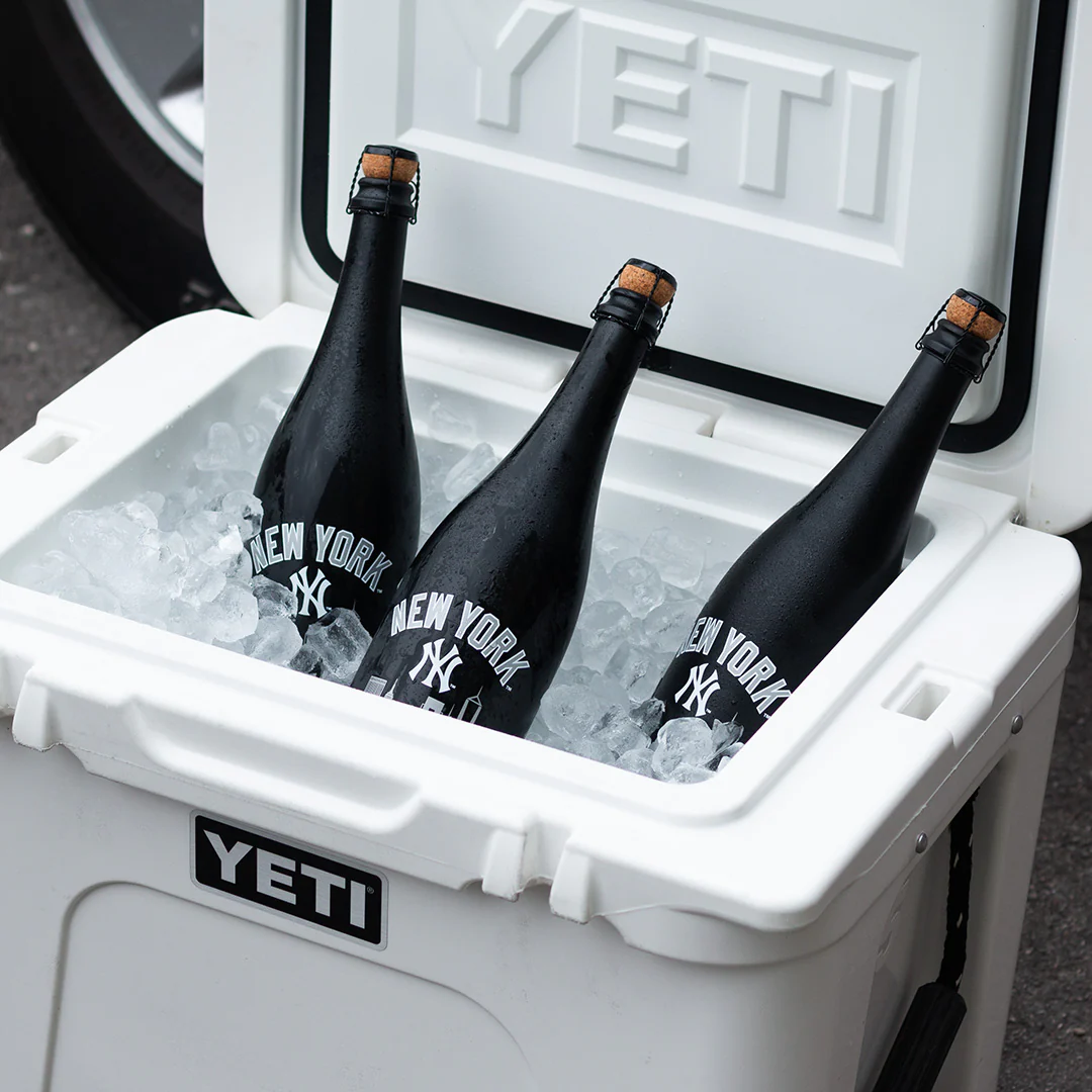 New York Yankees Skyline Series Black Bubbly - Image 4