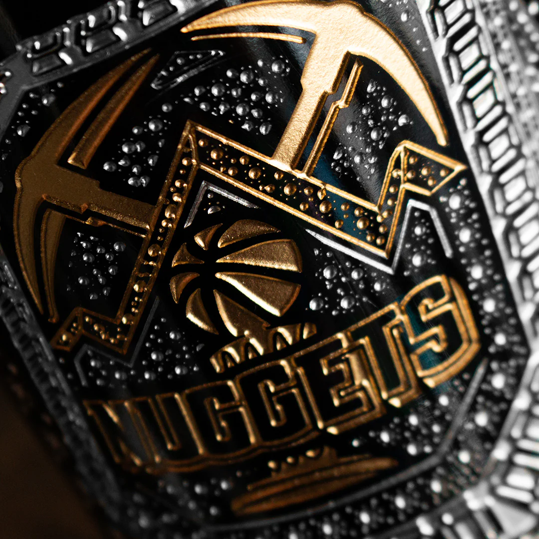 Nuggets 2023 Commemorative Championship Ring Etched Wine Bottle - Image 3