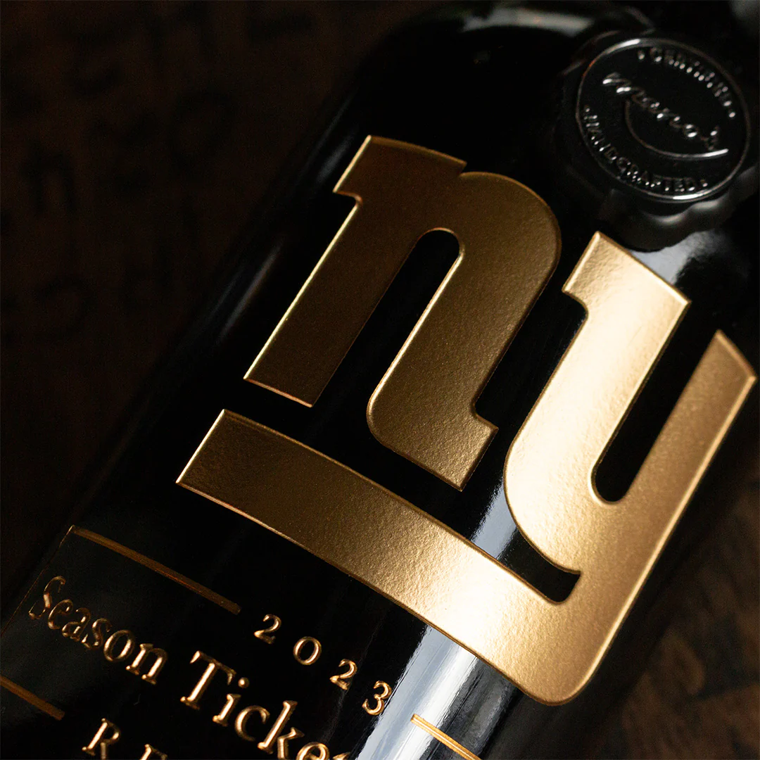 NY Giants Exclusive 2023 Season Ticket Member Etched Wine - Image 2