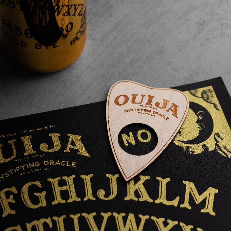 Ouija Wine & Game Set - Image 7