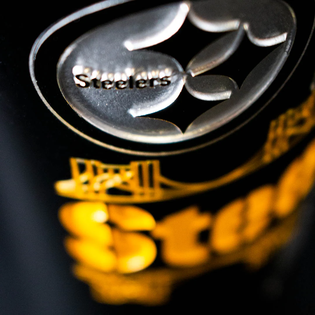 Pittsburgh Steelers Skyline Etched Wine - Image 4