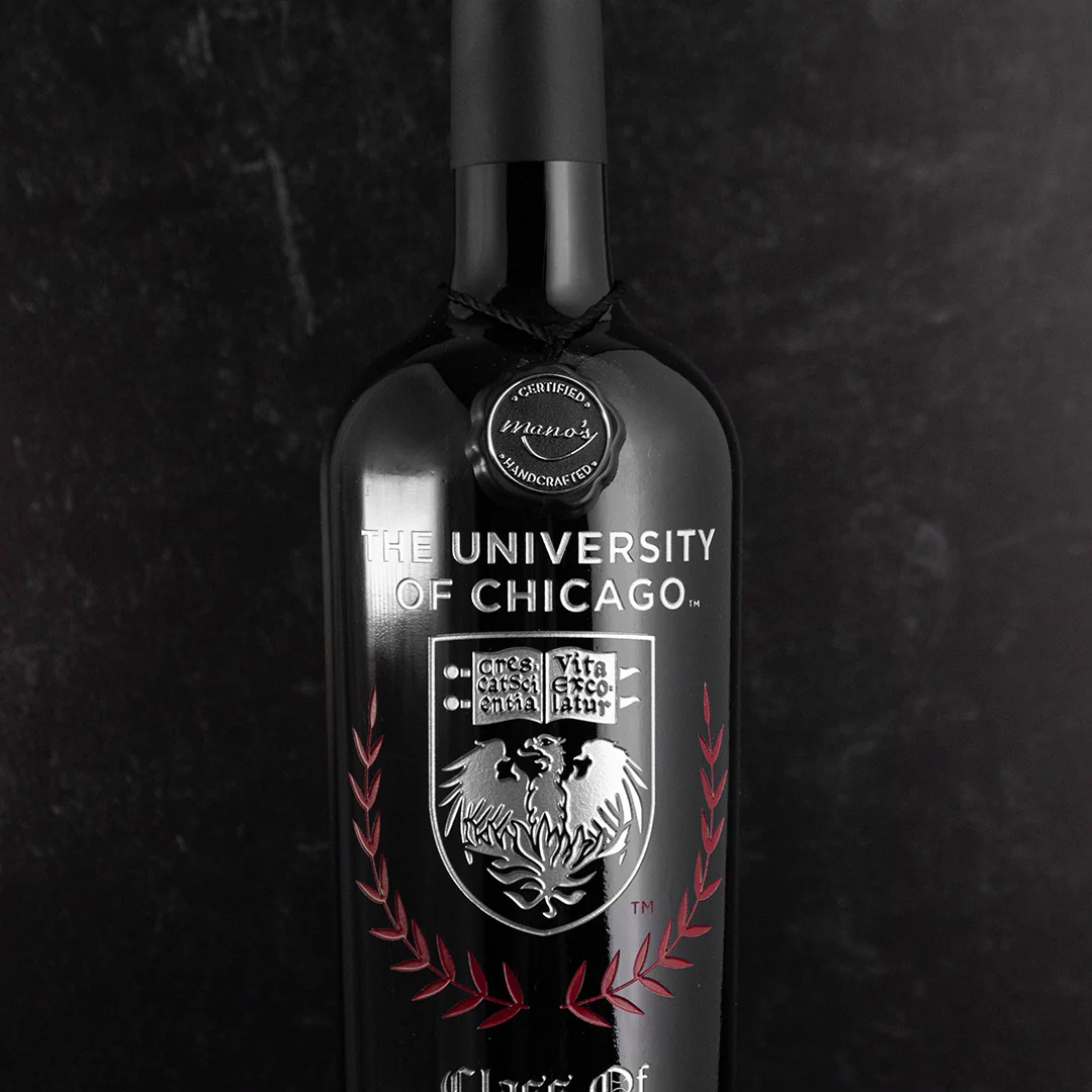 University of Chicago Custom Alumni Etched Wine - Image 2