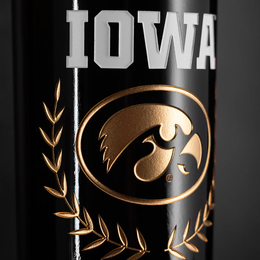 University of Iowa Custom Alumni Etched Wine - Image 2