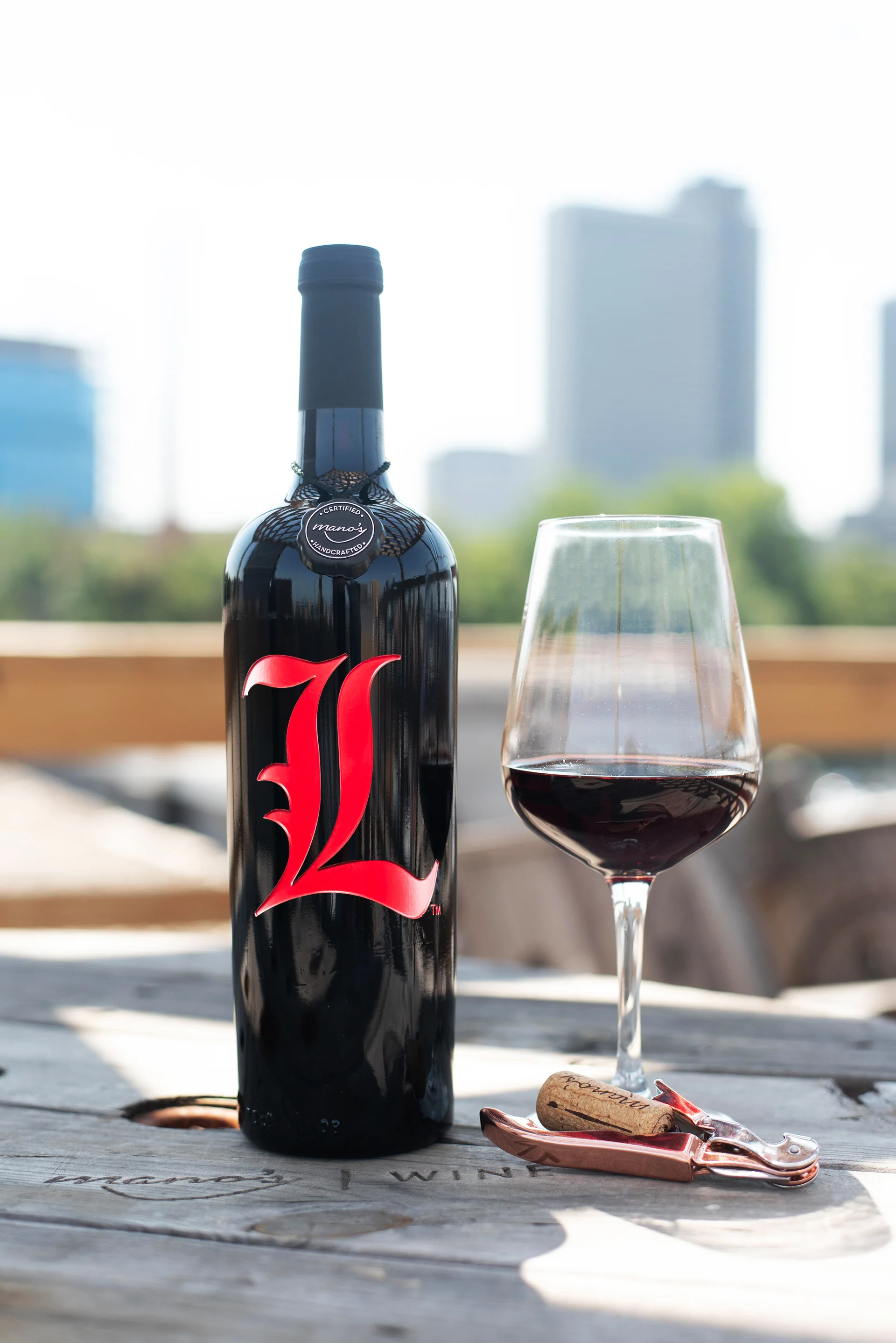 University of Louisville Logo Etched Wine Bottle - Image 3